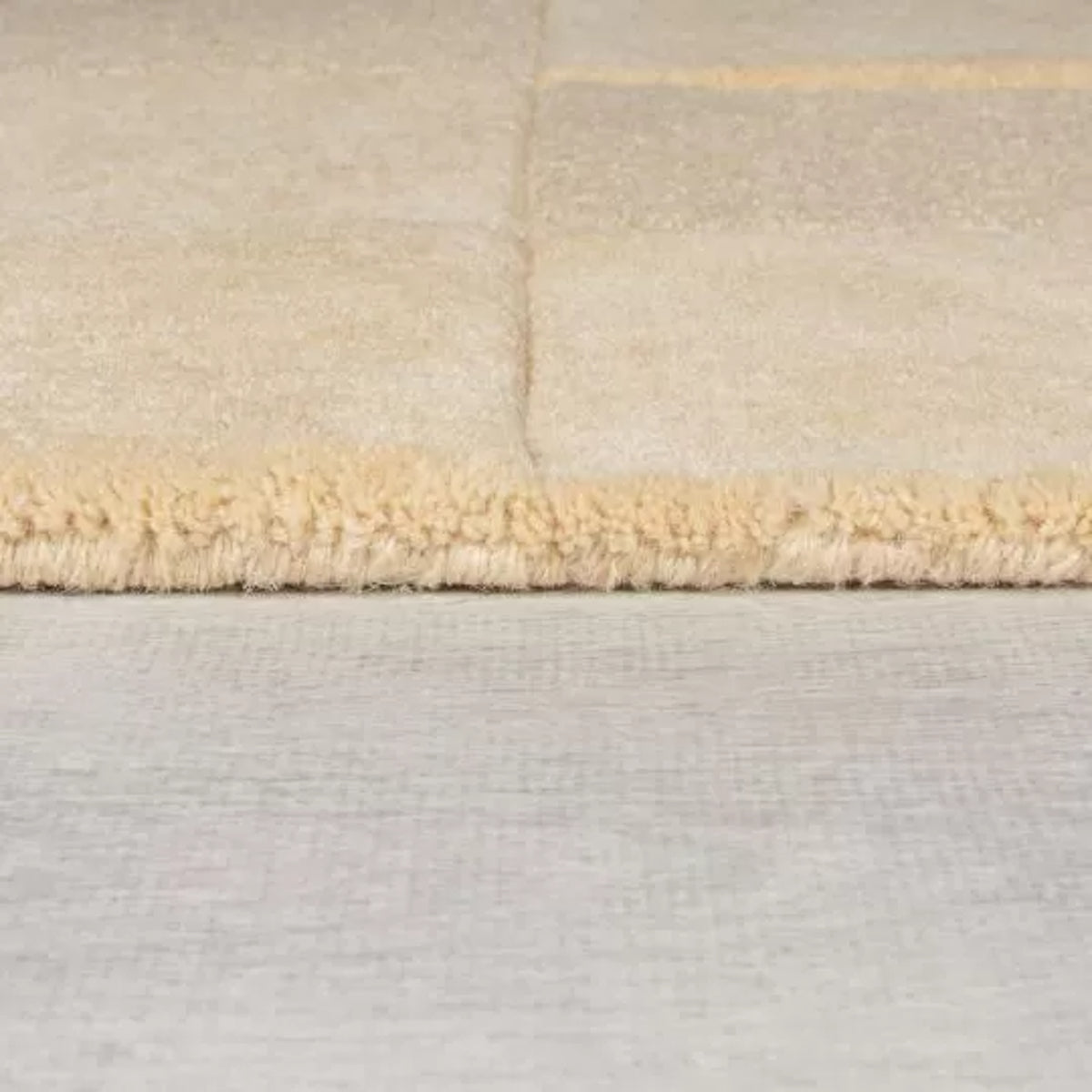 Tapis de salon pure laine CHECKO