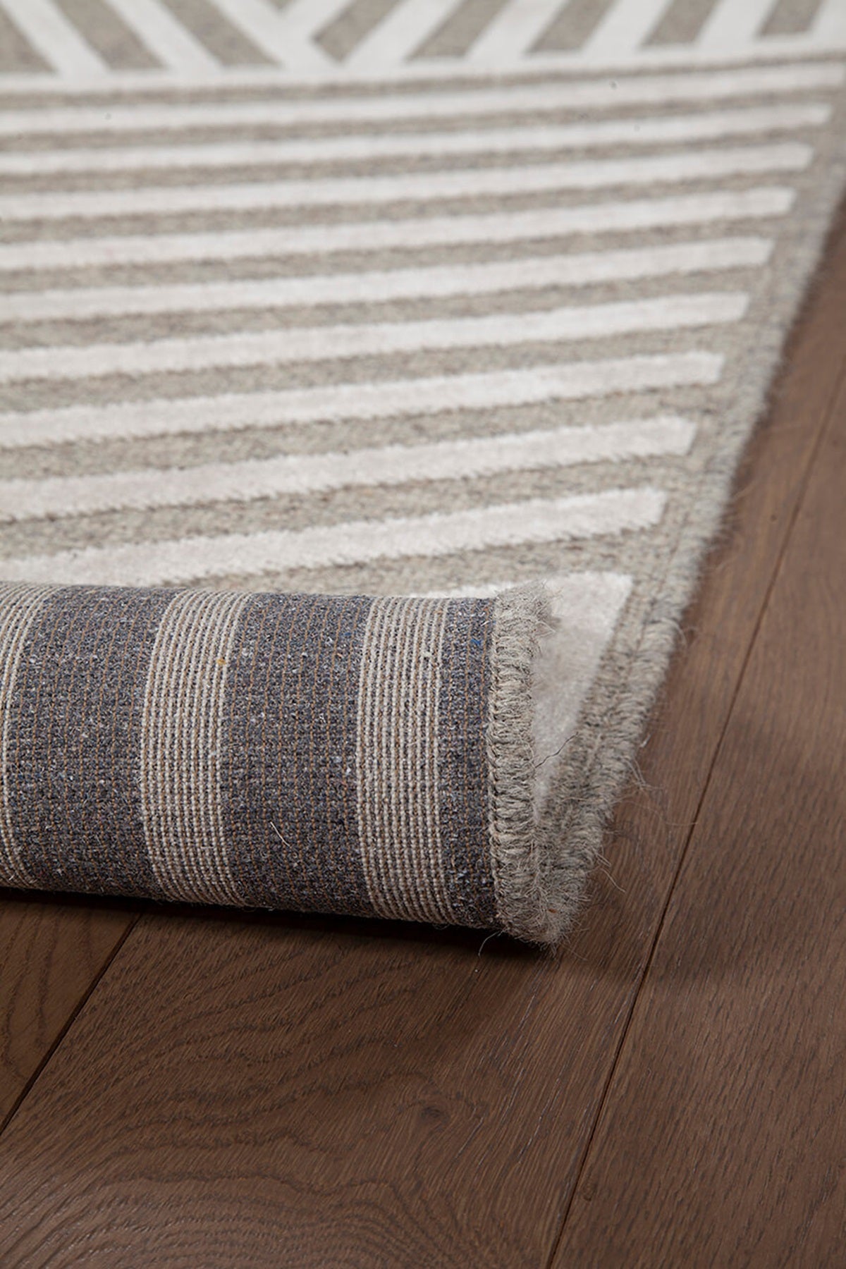 BELGRAVIA Modern Living Room Rug 