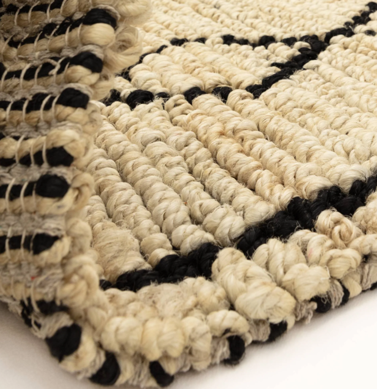 Tapis tissé main en jute AGORA