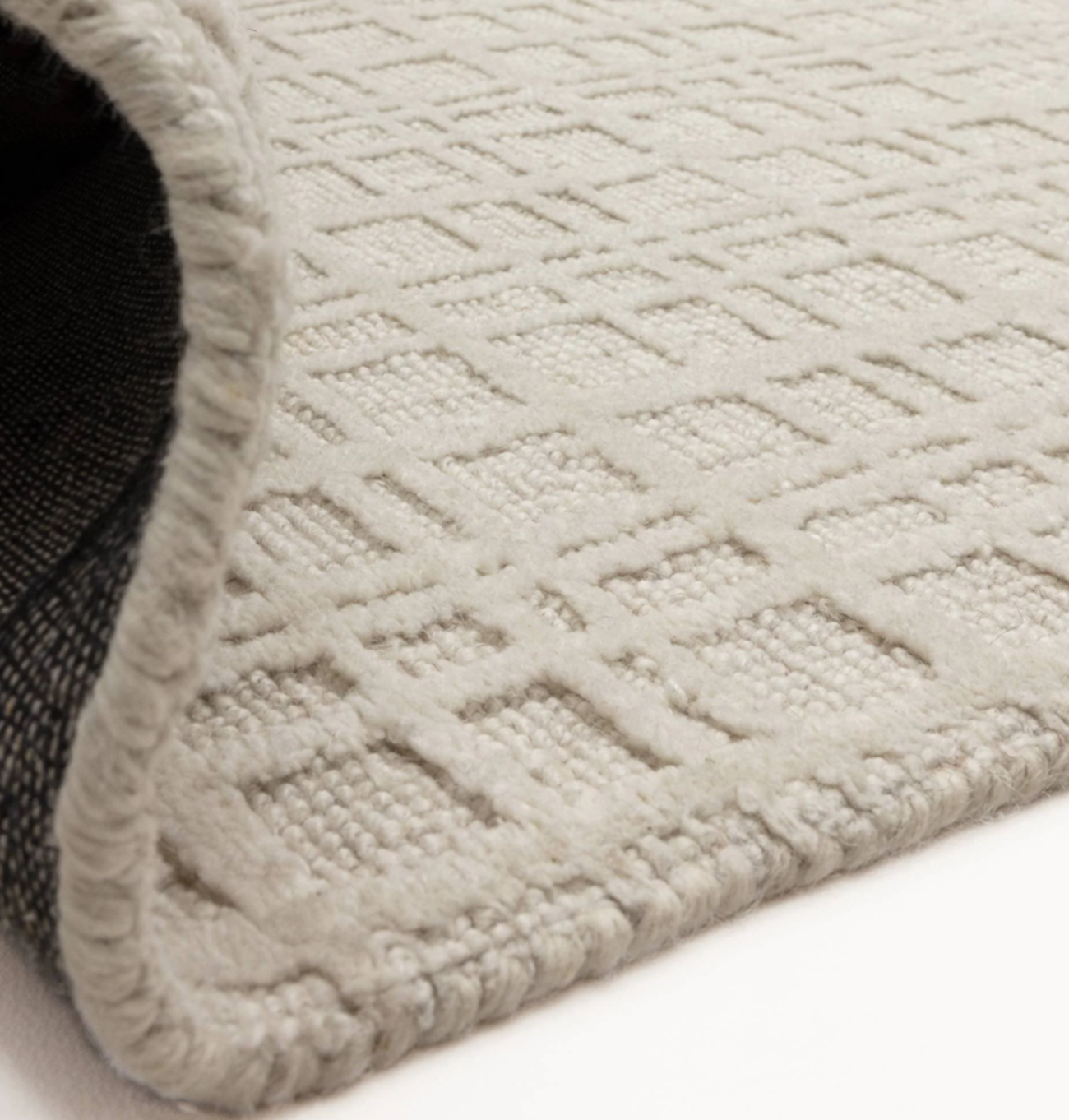 Tapis tissé main en jute HATCHY