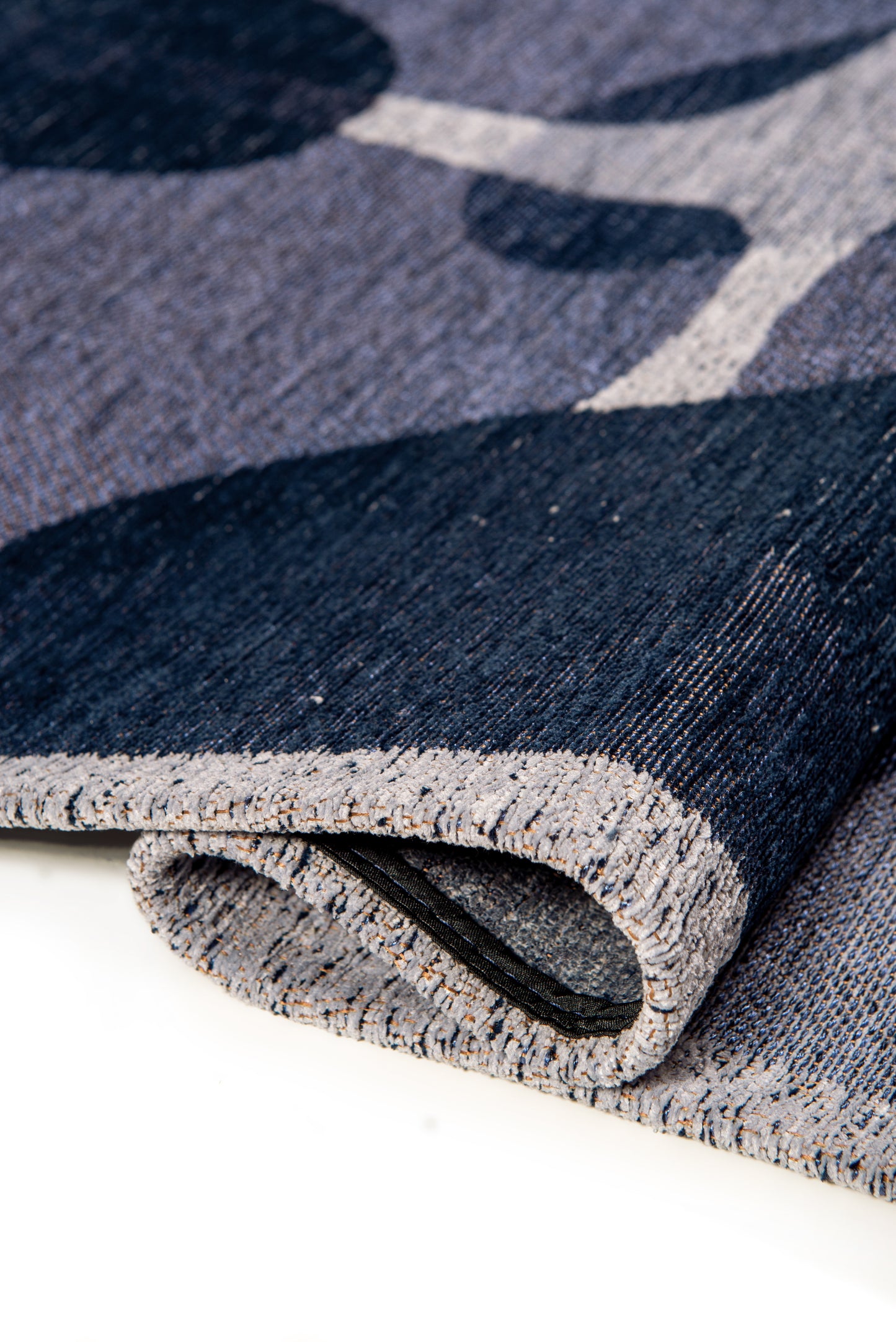 Tapis de salon moderne tissé plat BLACK SPICE