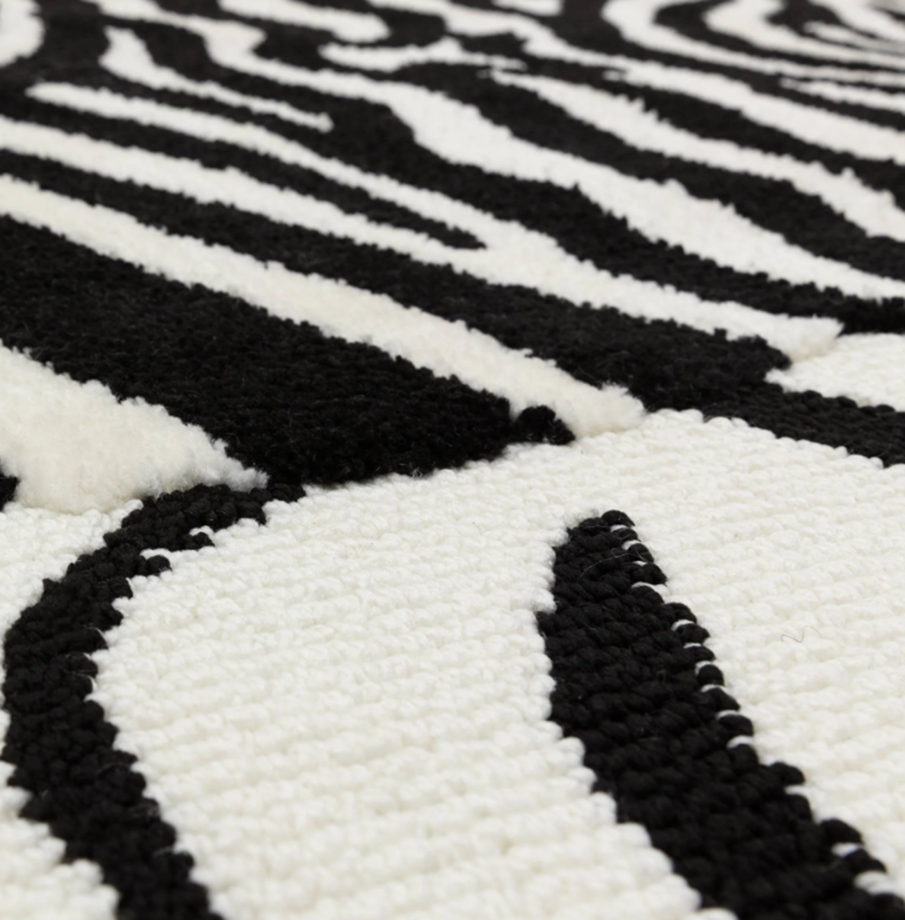 Tapis tissé plat moderne ZEBRINE