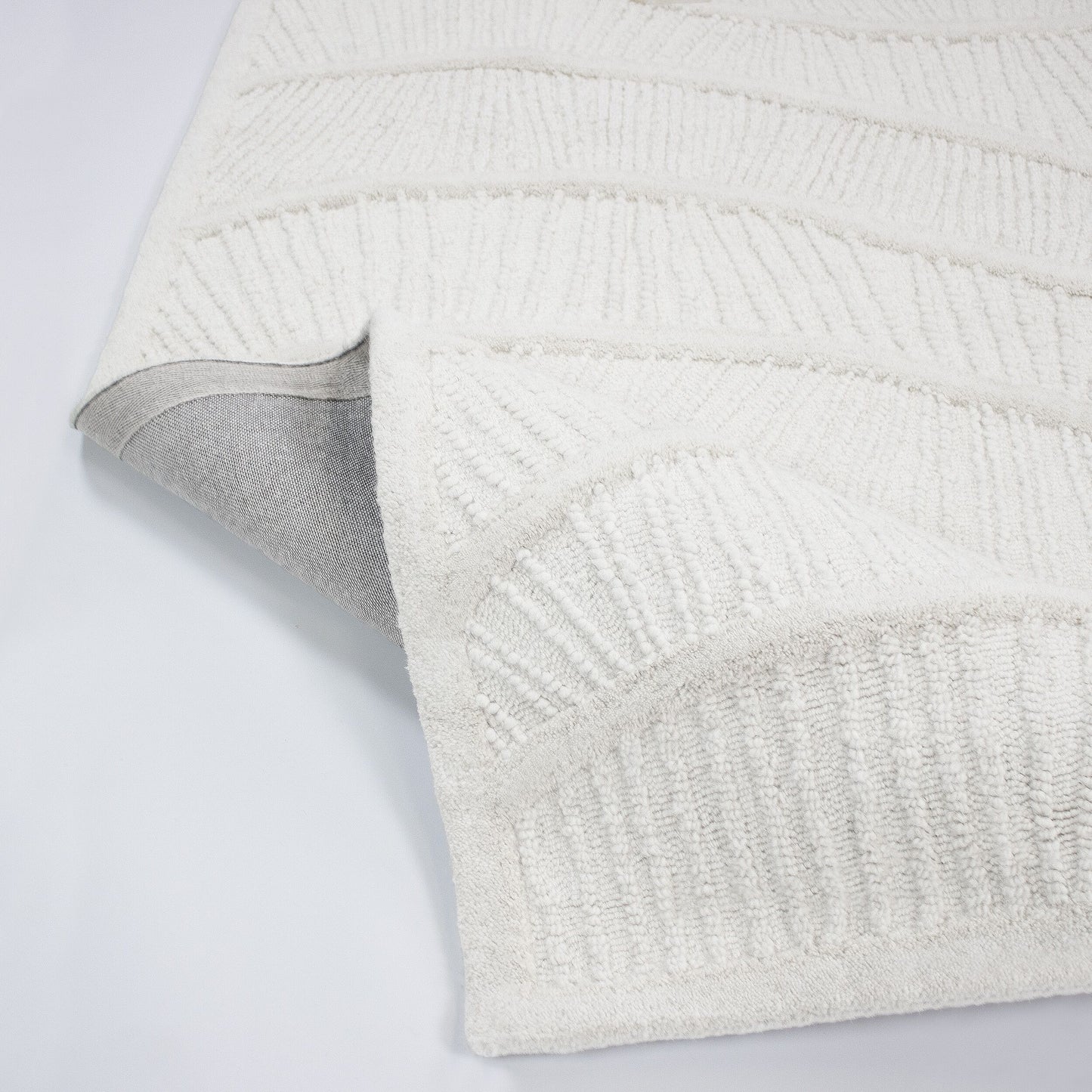 Tapis de salon, chambre et couloir en laine SWELLY