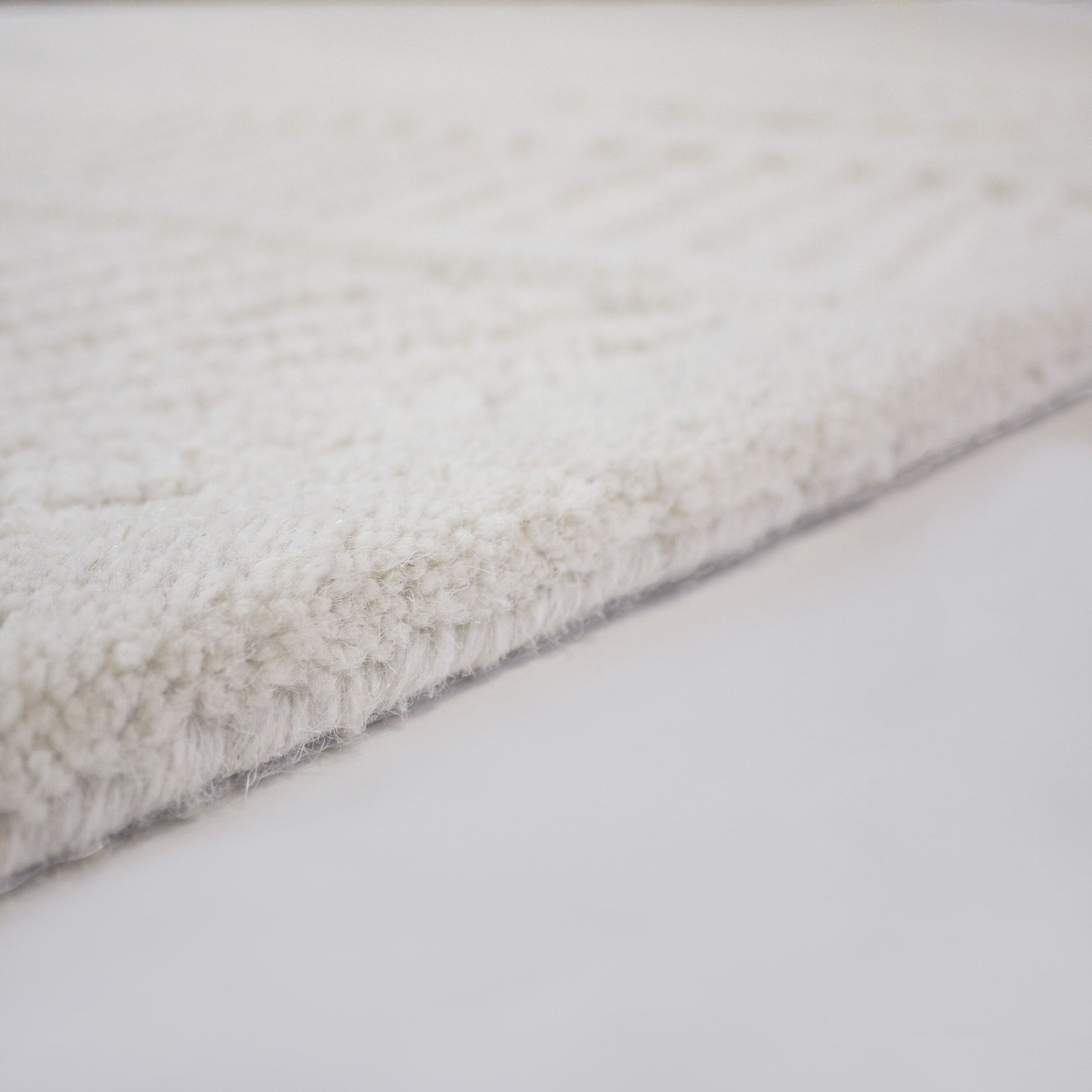 Tapis de salon, chambre et couloir en laine SWELLY