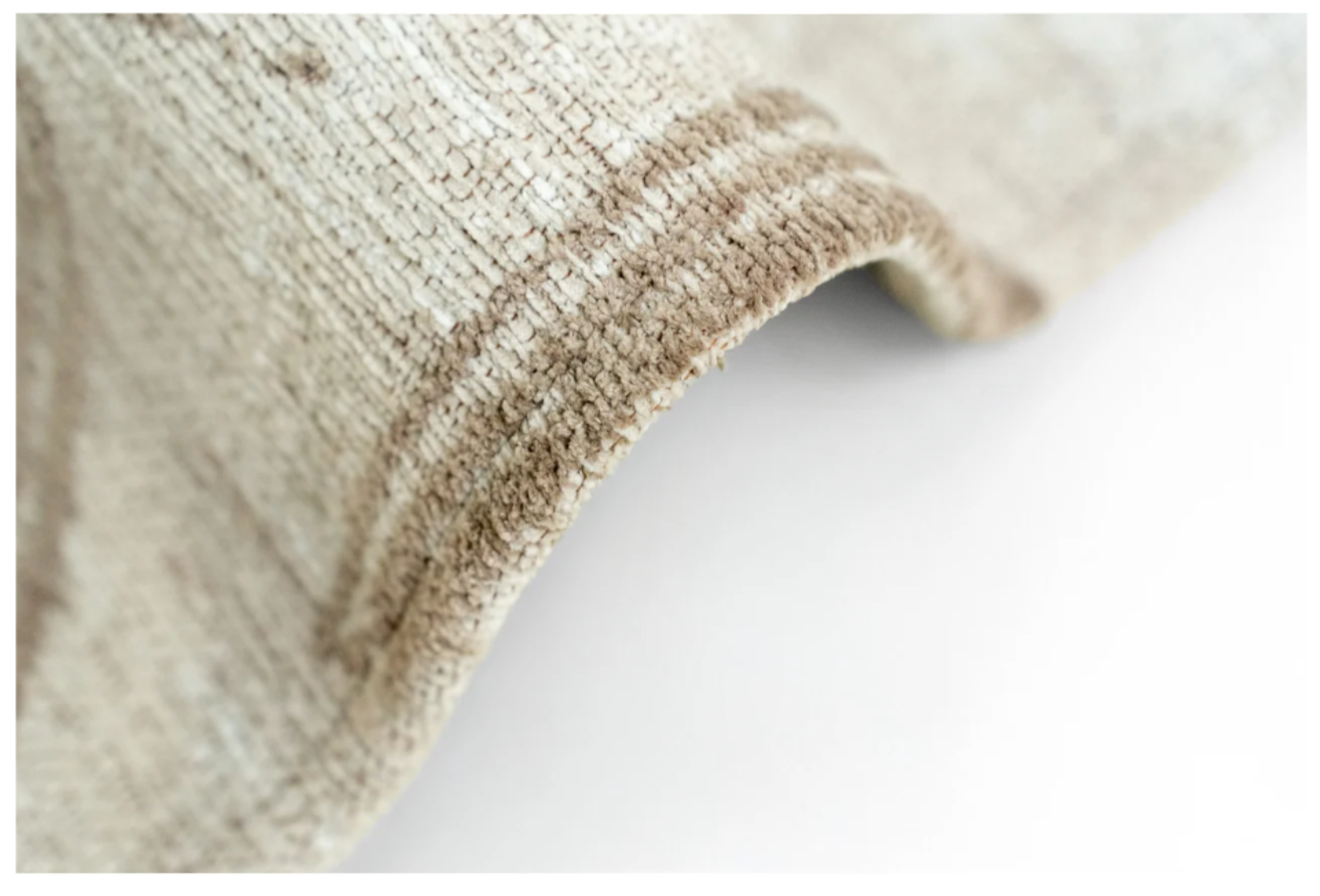 Tapis moderne tissé plat KATANA