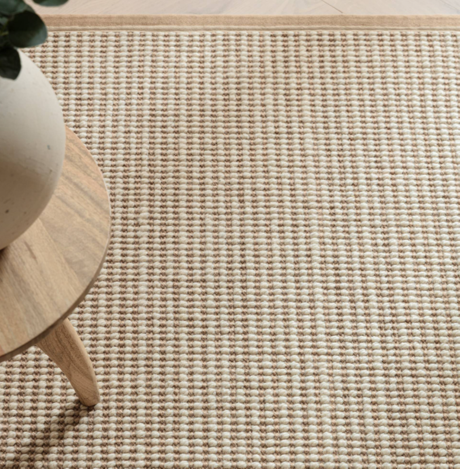 Alfombra moderna para sala de estar ROKA en lana y yute