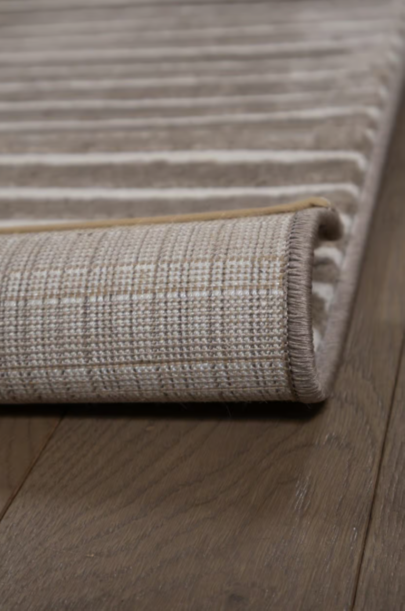 Tapis moderne tissé plat CHIKA