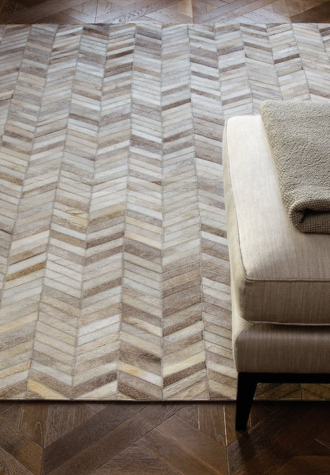 Tapis Salon Luxe Cuir de Vache PAMPA Chevron - Novatrend 