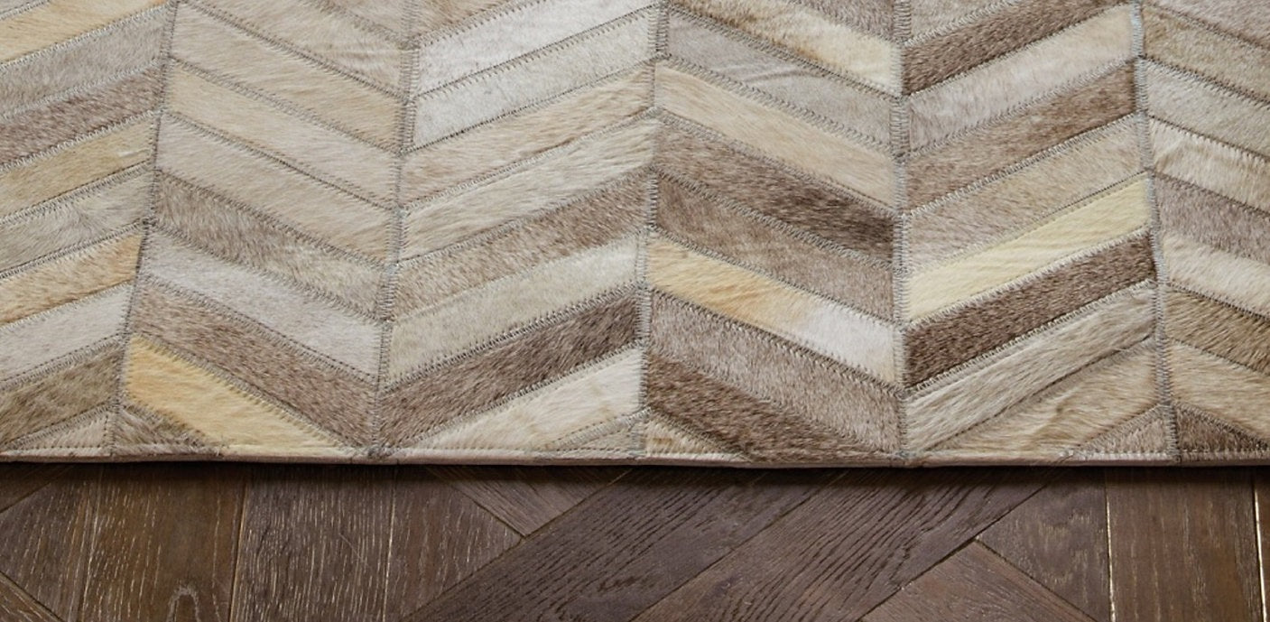 Tapis Salon Luxe Cuir de Vache PAMPA Chevron - Novatrend 