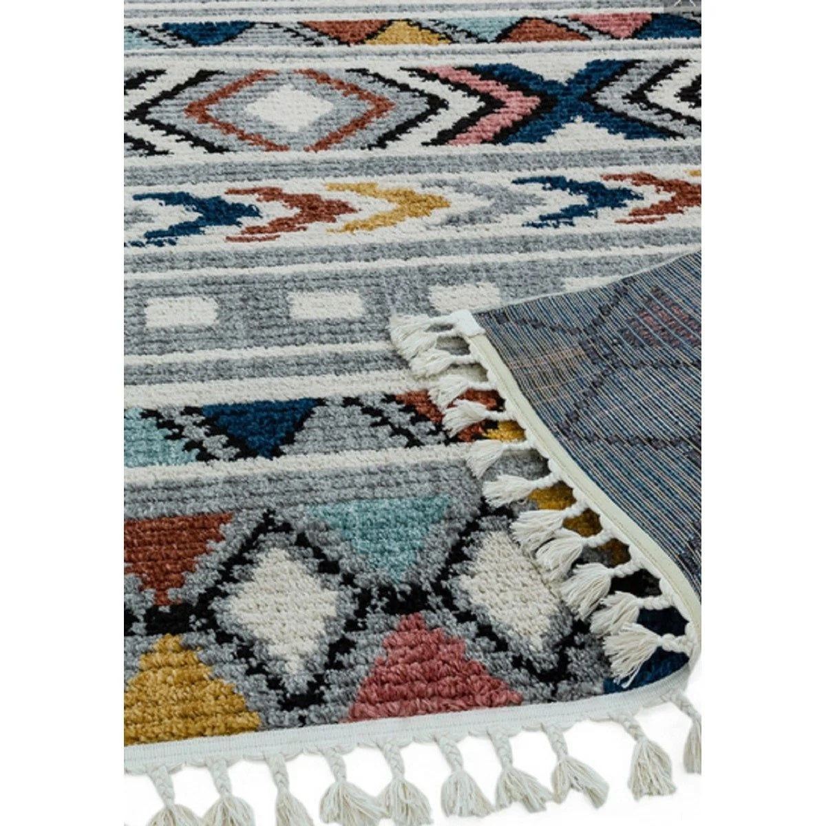 Tapis de salon à franges style berbère ZARA
