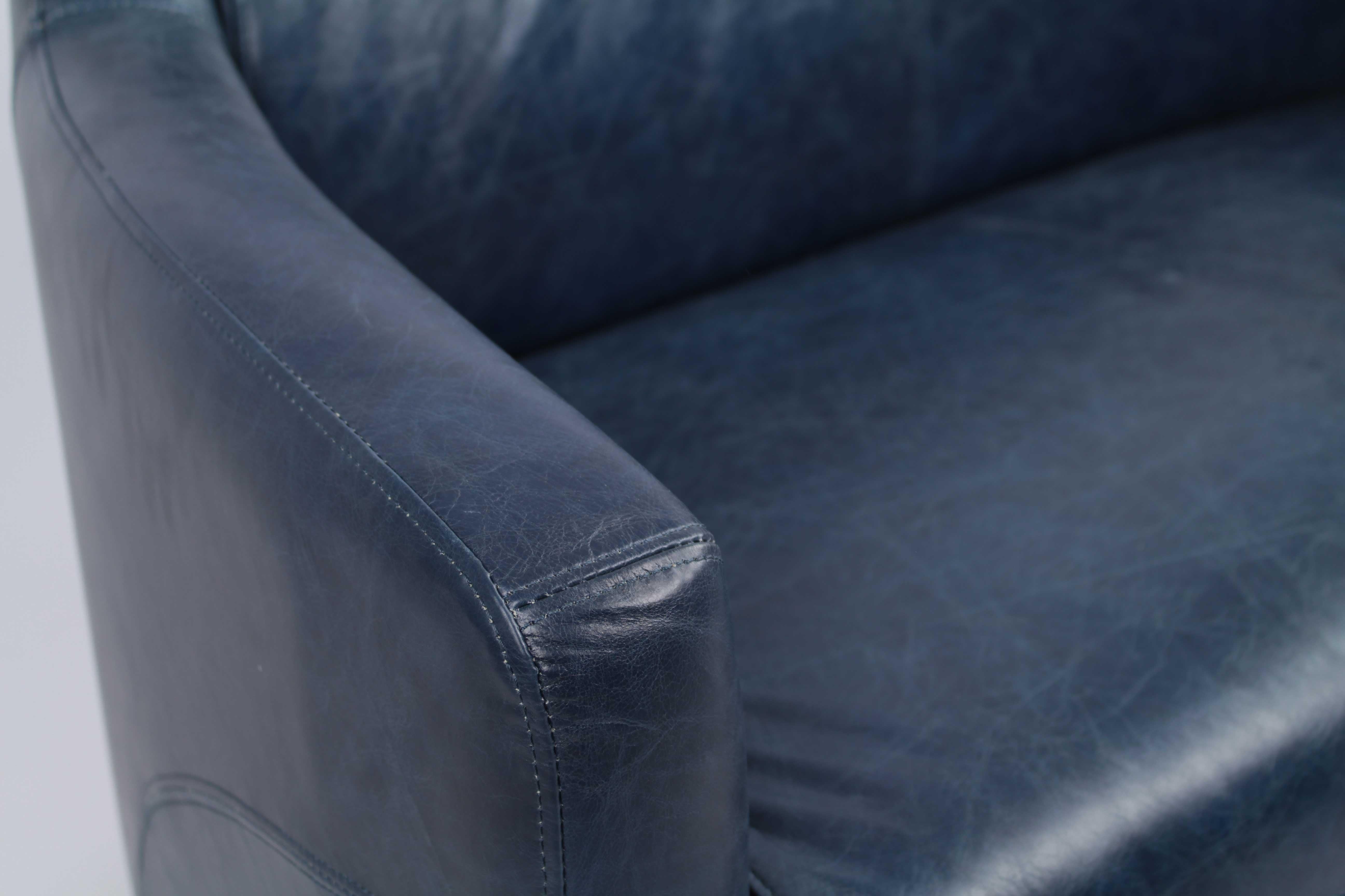 Canapé Gentleman Bleu cuir véritable - Novatrend 